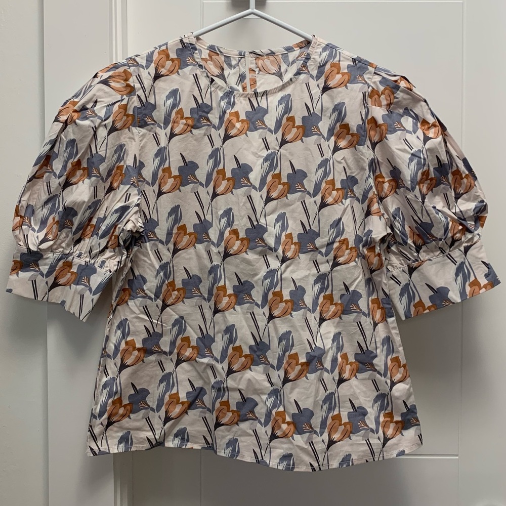 ‼️3/$30‼️ Floral blouse